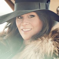 Trijntje Oosterhuis & live band sluiten Strandwalfestival af