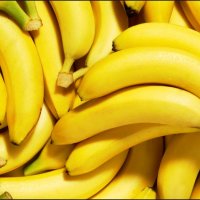 Plus Jongenotter sponsort voetballers met bananen