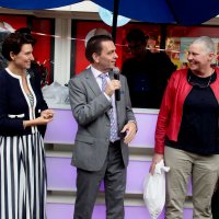 Zomerfeest Oud Rijswijk: nat maar gezellig