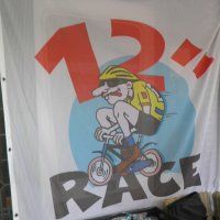Flink omrijden vanwege 12-inch race