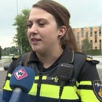 Filmpje korfballende agente scoort enorm