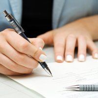 Vrijwilligers helpen met invullen