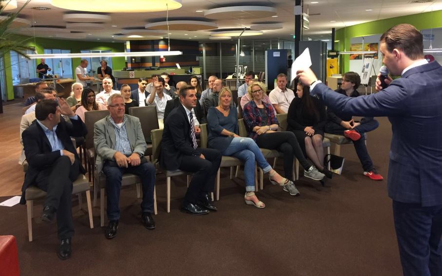 Werkzoekende jongeren krijgen steun uit het veld