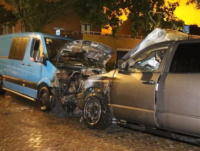 Auto uitgebrand op parkeerplaats Thomas Jeffersonlaan