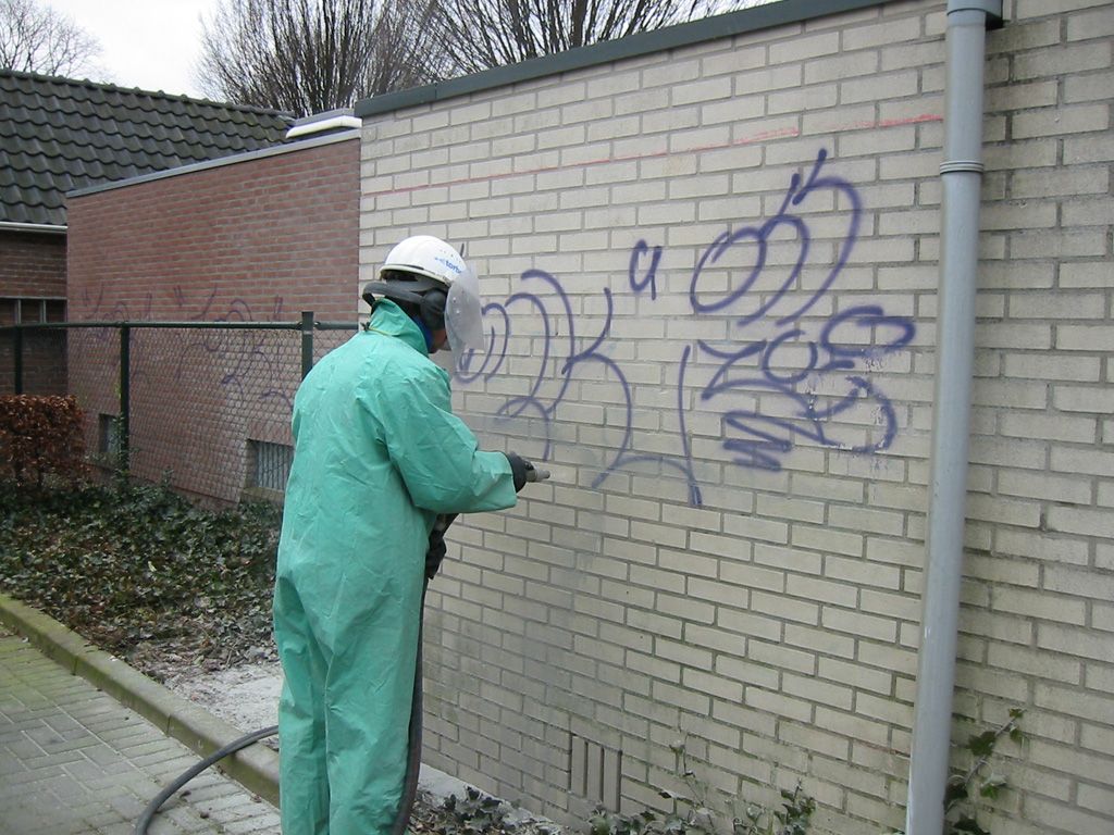 ‘Aanstootgevende graffiti binnen 24 uur verwijderd’