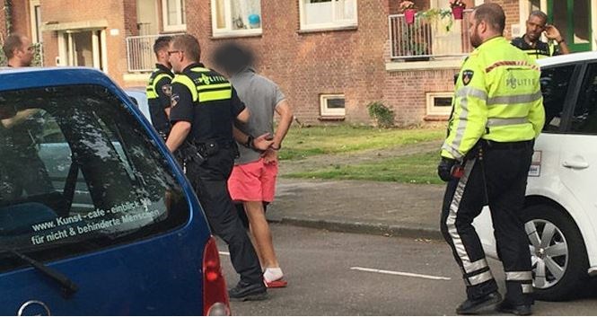 Handen af van Rijswijkse Handhavers