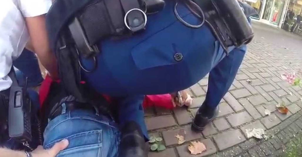 Fietsendief (15) verzet zich tijdens aanhouding