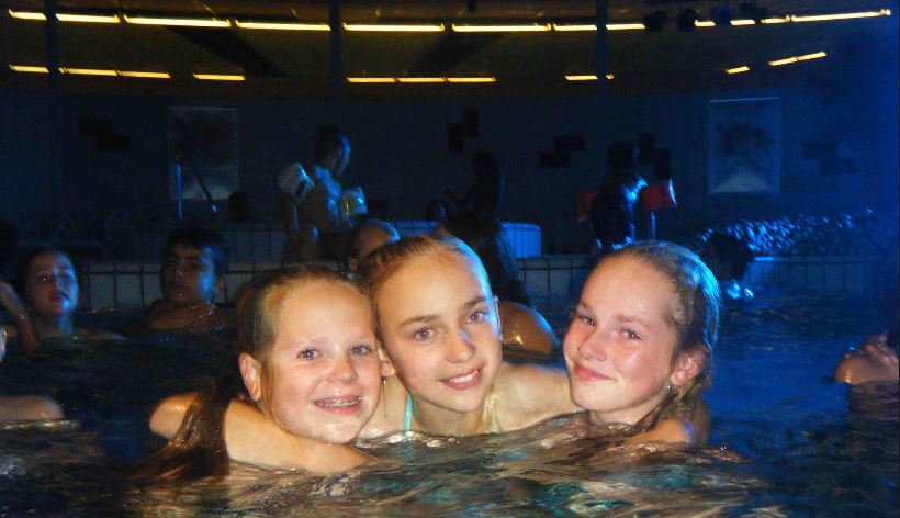 Zwemdisco in zwembad De Schilp