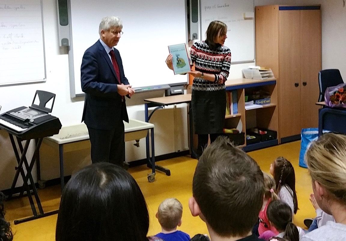 Wethouder Melzer reikt label ‘School op Seef’ uit