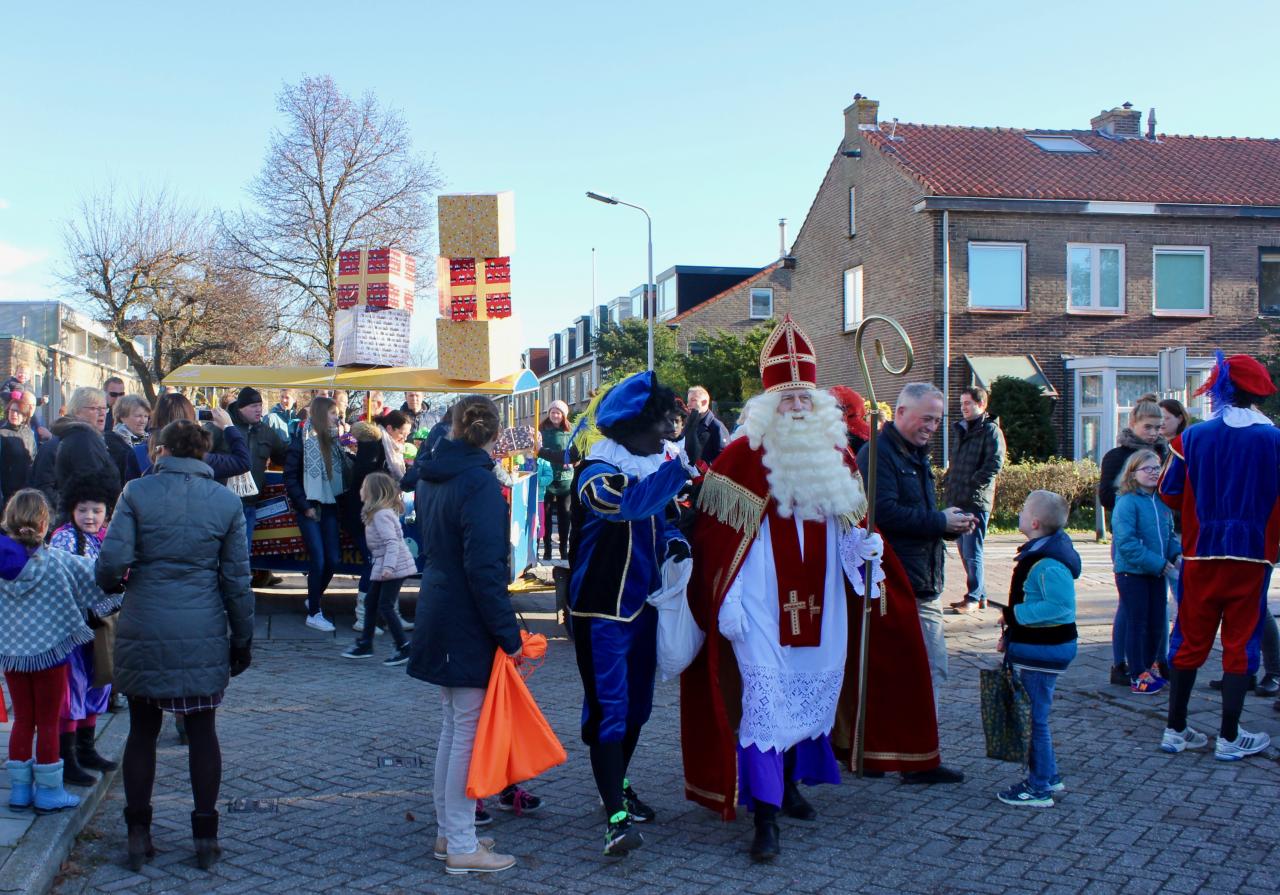 Sinterklaas feestelijk onthaald in Delfgauw