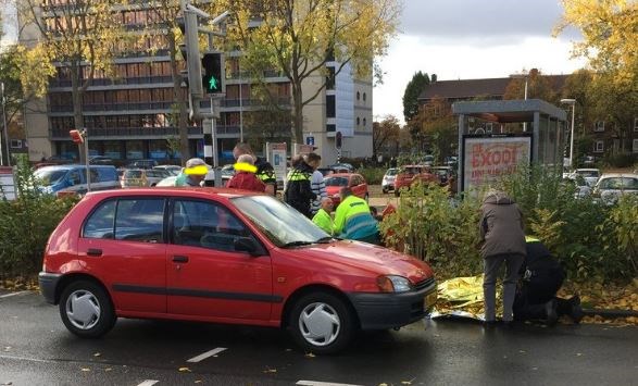 Voetgangers op Beatrixlaan geschept door auto