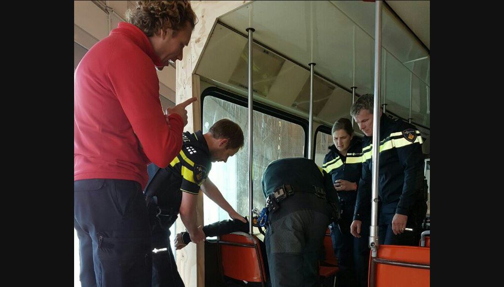 Rijswijkse politie slaagt met vlag en wimpel