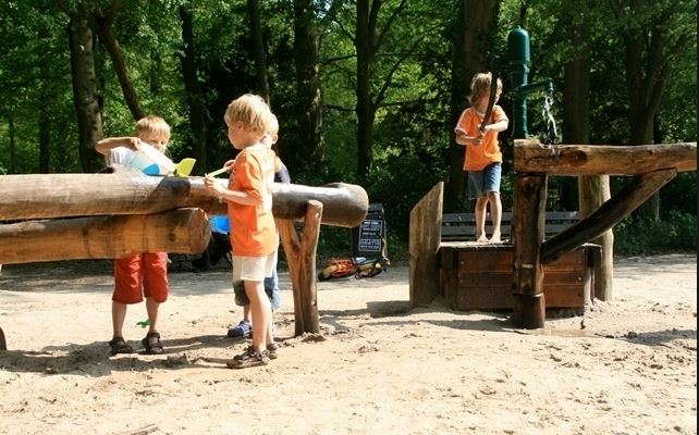 Drie kinderspeel locaties nader onderzocht op asbest