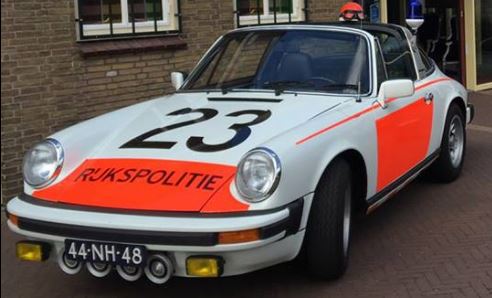 Kinderdroom komt uit, meerijden in politie Porche