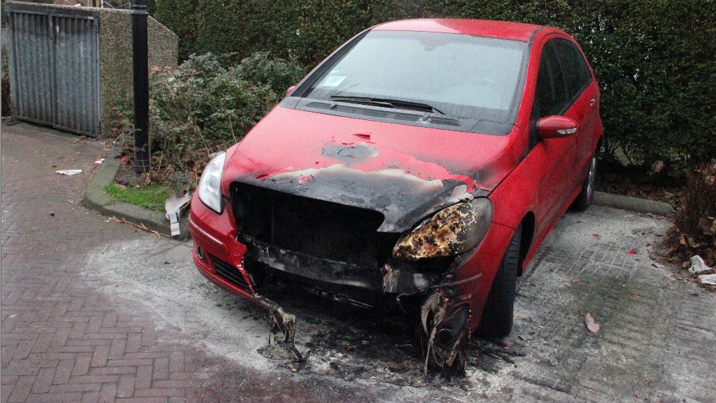 Auto in Ieplaan total loss door vuurschade