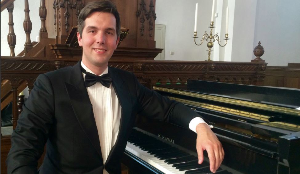Erwin Rommert Weerstra geeft pianorecital