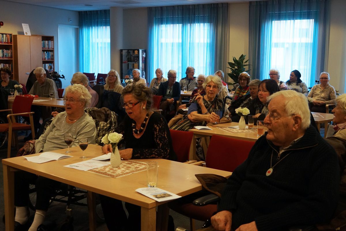 Koor Lindenhof krijgt Welzijnscentrum aan het zingen