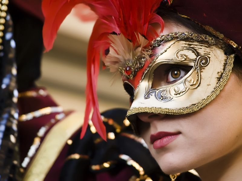 Schrijversmarkt en gemaskerd bal gaan niet door
