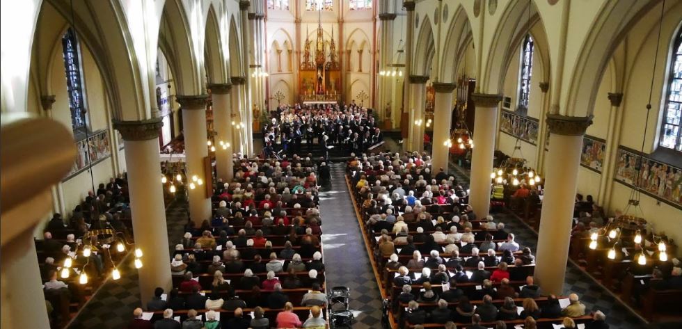 Korenfestival in een bomvolle Bonifatiuskerk