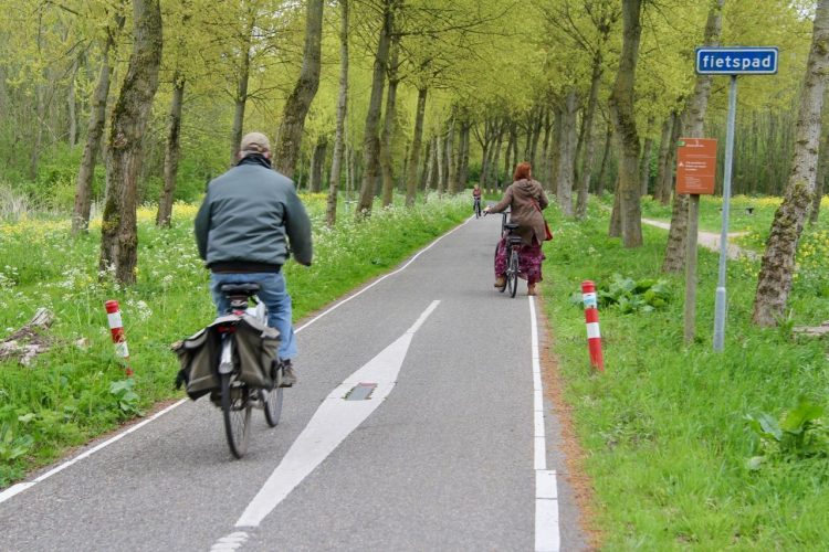 Hou ook op de fiets rekening met corona