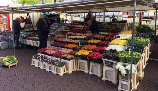 Mooie zaterdag, marktdag in Rijswijk