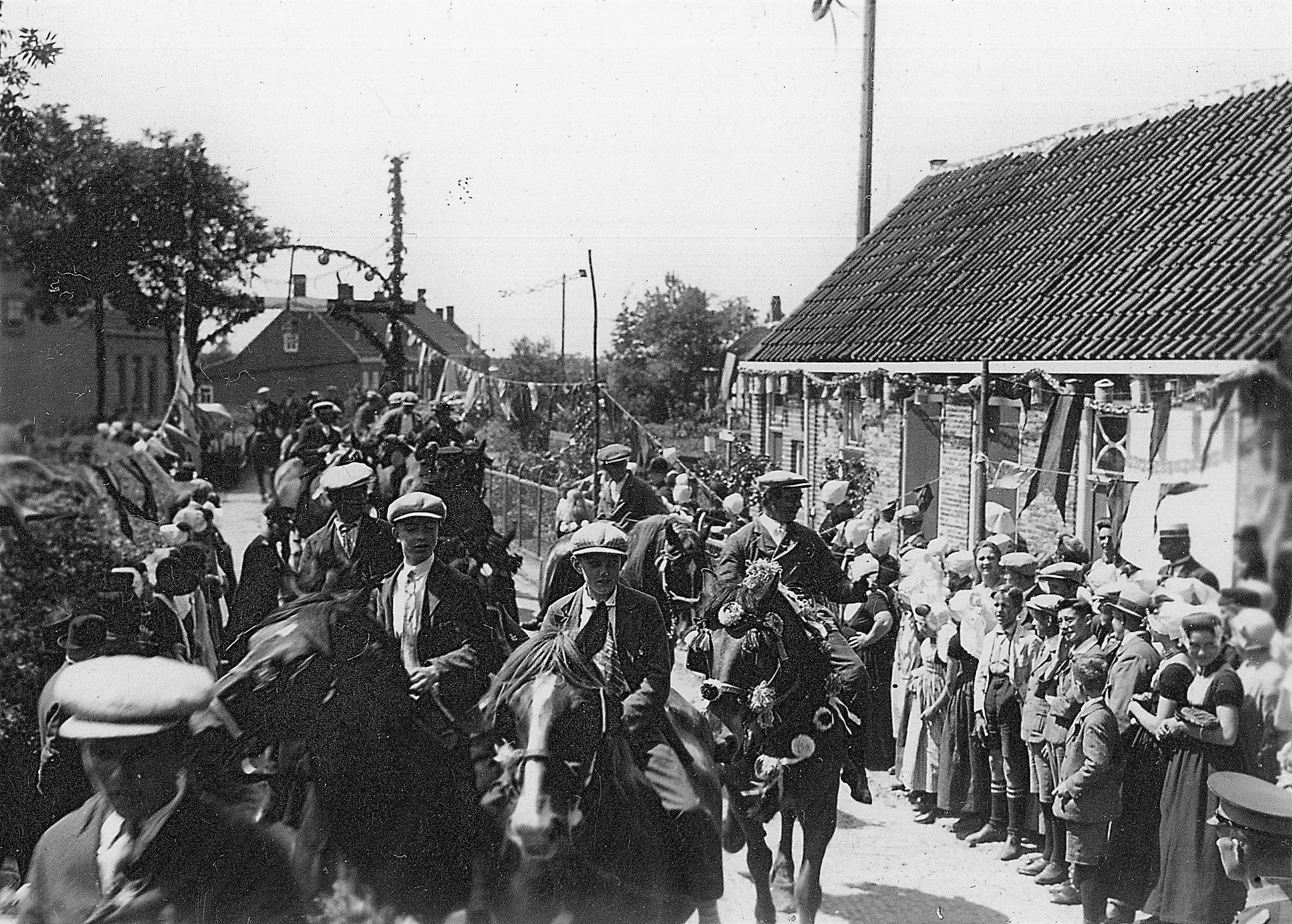 Herdenkingen en optochten in Pijnacker