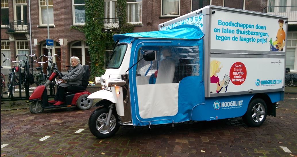 Een Tuk Tuk van Hoogvliet voor bezorgservice