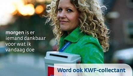 Wethouder Marloes Borsboom reikt jubileumspelden uit
