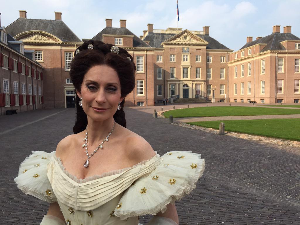 Met Sponsorbus naar Musical Elisabeth bij Paleis Het Loo Met Sponsorbus naar Musical Elisabeth bij Paleis Het Loo