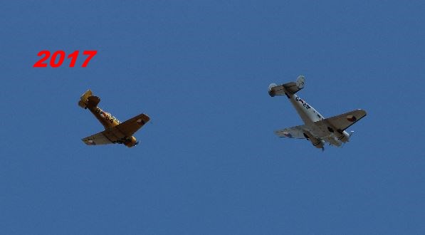 Historische vliegtuigen boven Rijswijk bij herdenking Slag om Ypenburg
