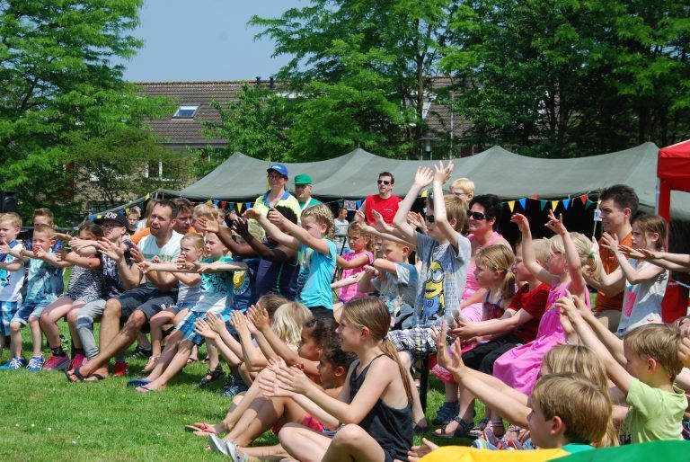 Wie wil komen helpen bij het wijkfeest in Klapwijk?