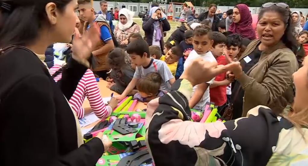 Einde Ramadan met poffertjes, taart en fietsen