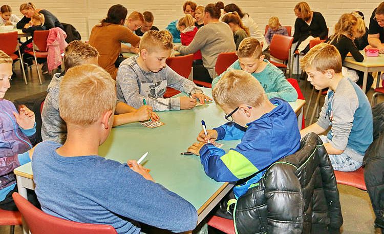 Kinderbingo bij kinderboerderij Het Akkertje