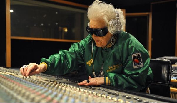 Florence leidt eigen 60-plusser DJ’s op