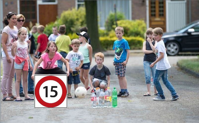 Leeuwendaal is een woonerf, dus 15 km is maximum