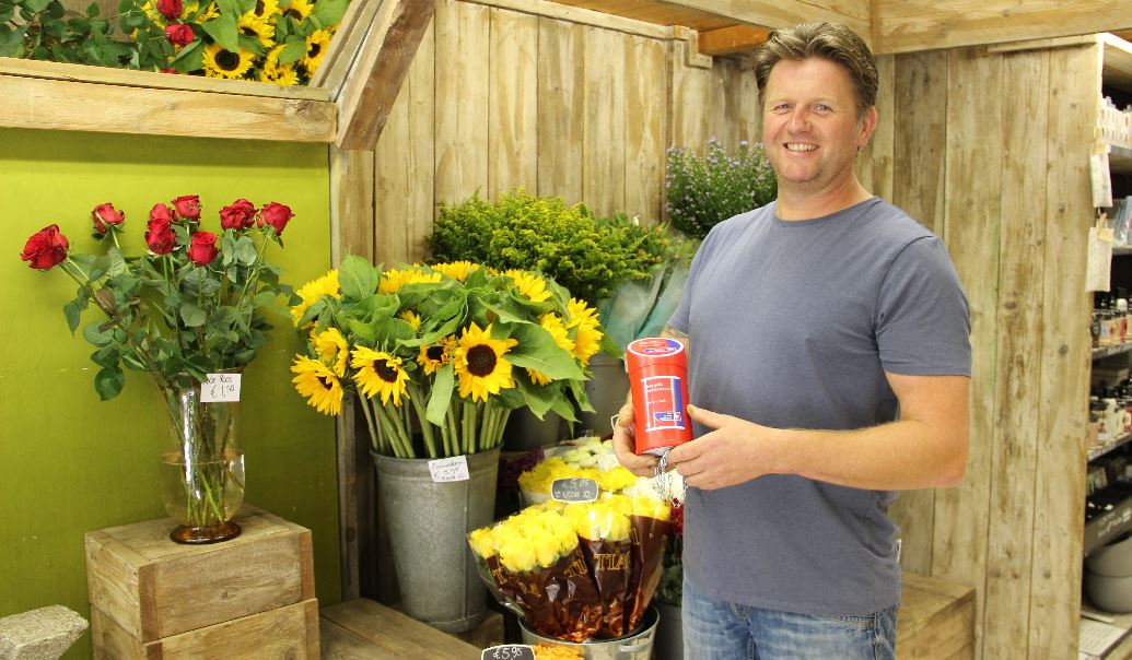 Bloemenhuis van Vredenburch heeft ook KWF-winkelbusje