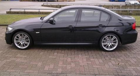 Zwarte BMW gestolen uit  Oud Rijswijk