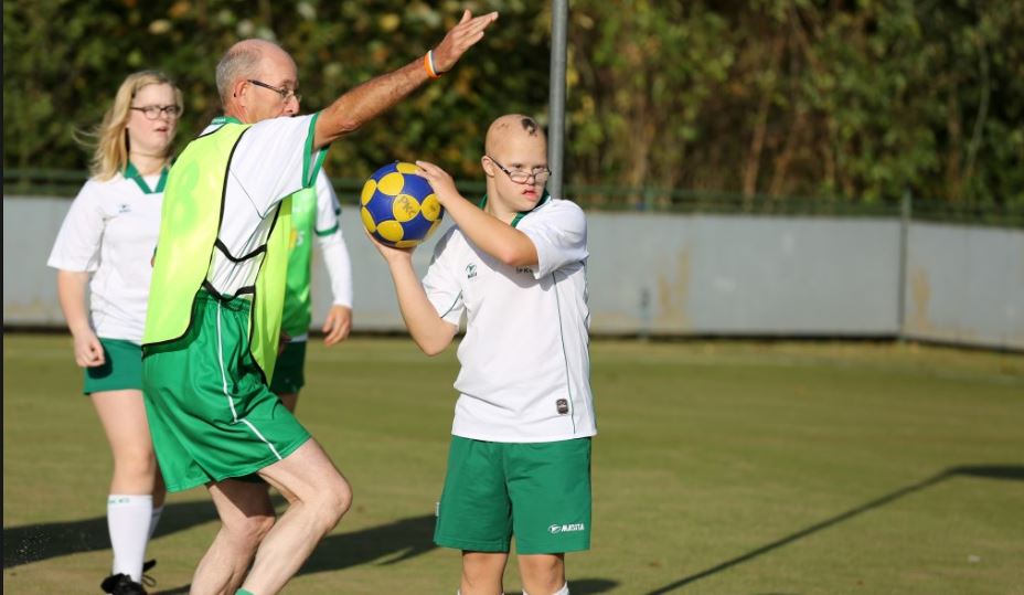 Refleks start met Gehandicapten Korfbal
