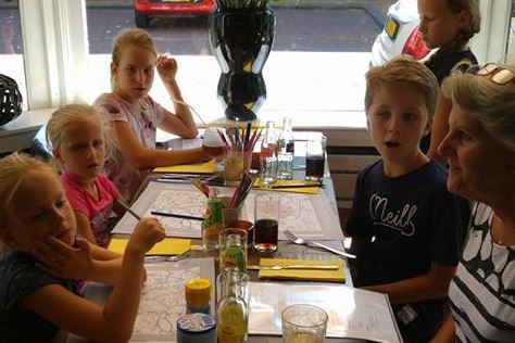 Met de kleinkinderen naar de Pannenkoekenclub