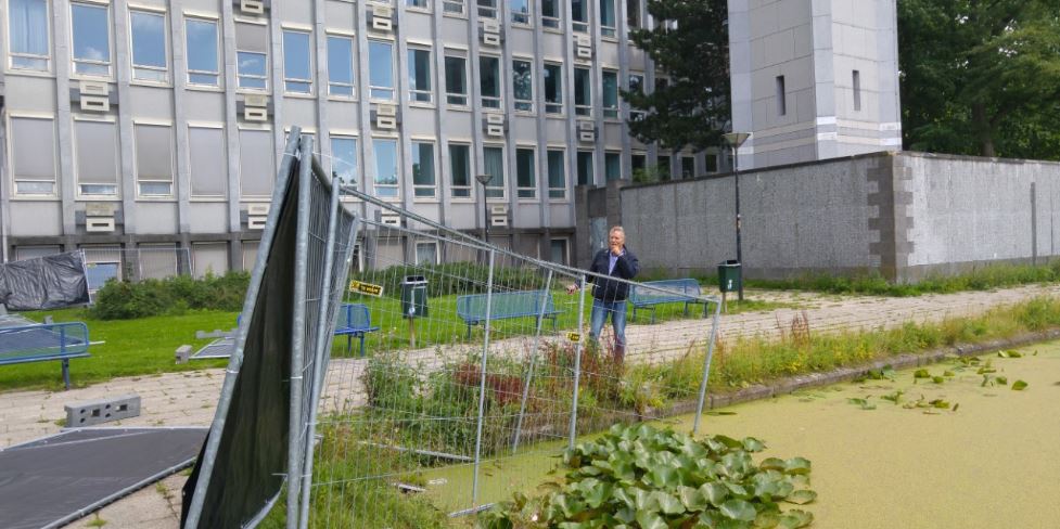 Verbaasd over slechte staat gevelbekleding stadhuistoren