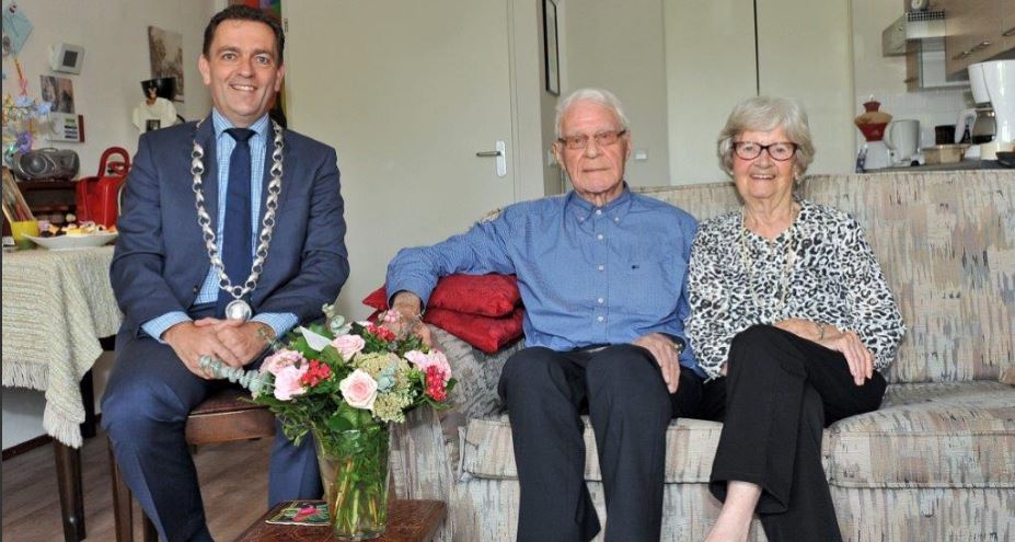 Burgemeester op bezoek bij 65-jarig huwelijk