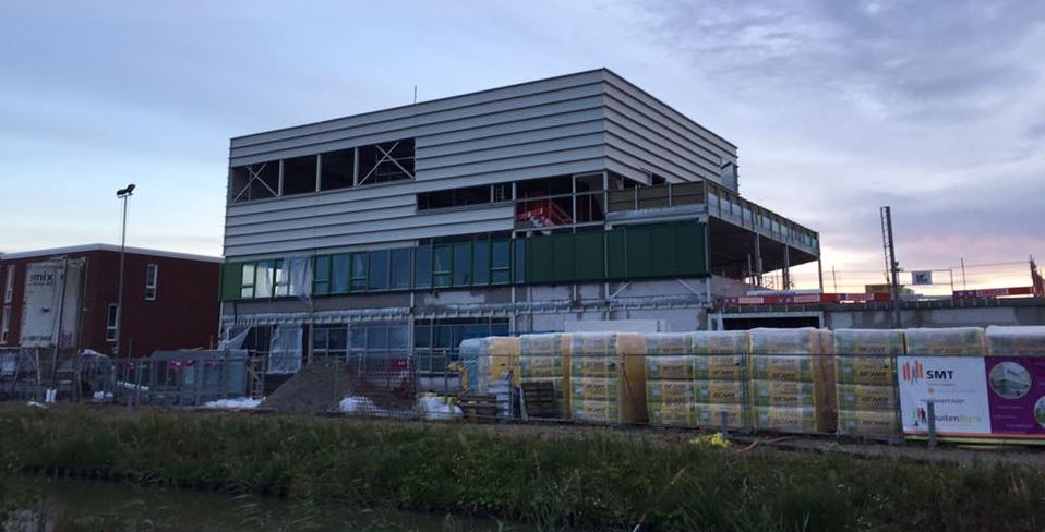 Dak op  kindcentrum Buitenrijck RijswijkBuiten