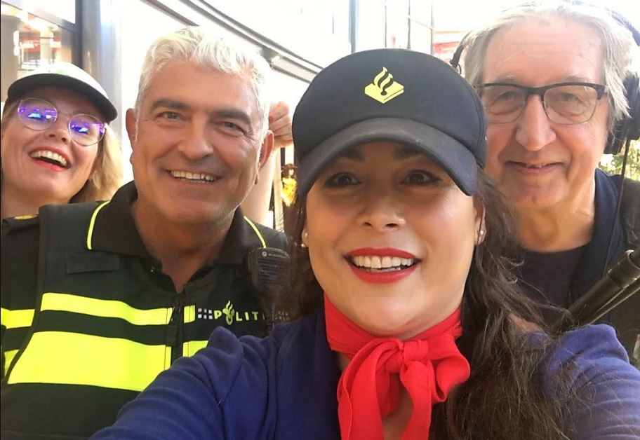 Wijkagent even collega van Jet Sol (TV-West)