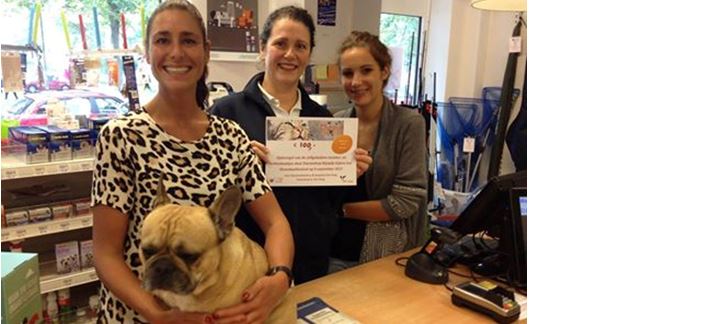 Opbrengst honden- en kattenkoekjes voor Dierenambulance
