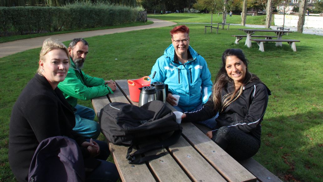 Gezellig koffie drinken in park De Driesprong