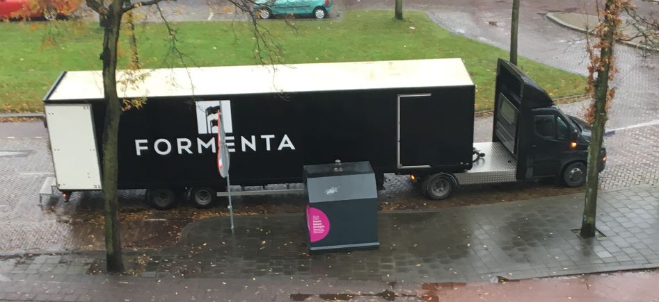 Mysterieuze zwarte vrachtwagen in Oud Rijswijk