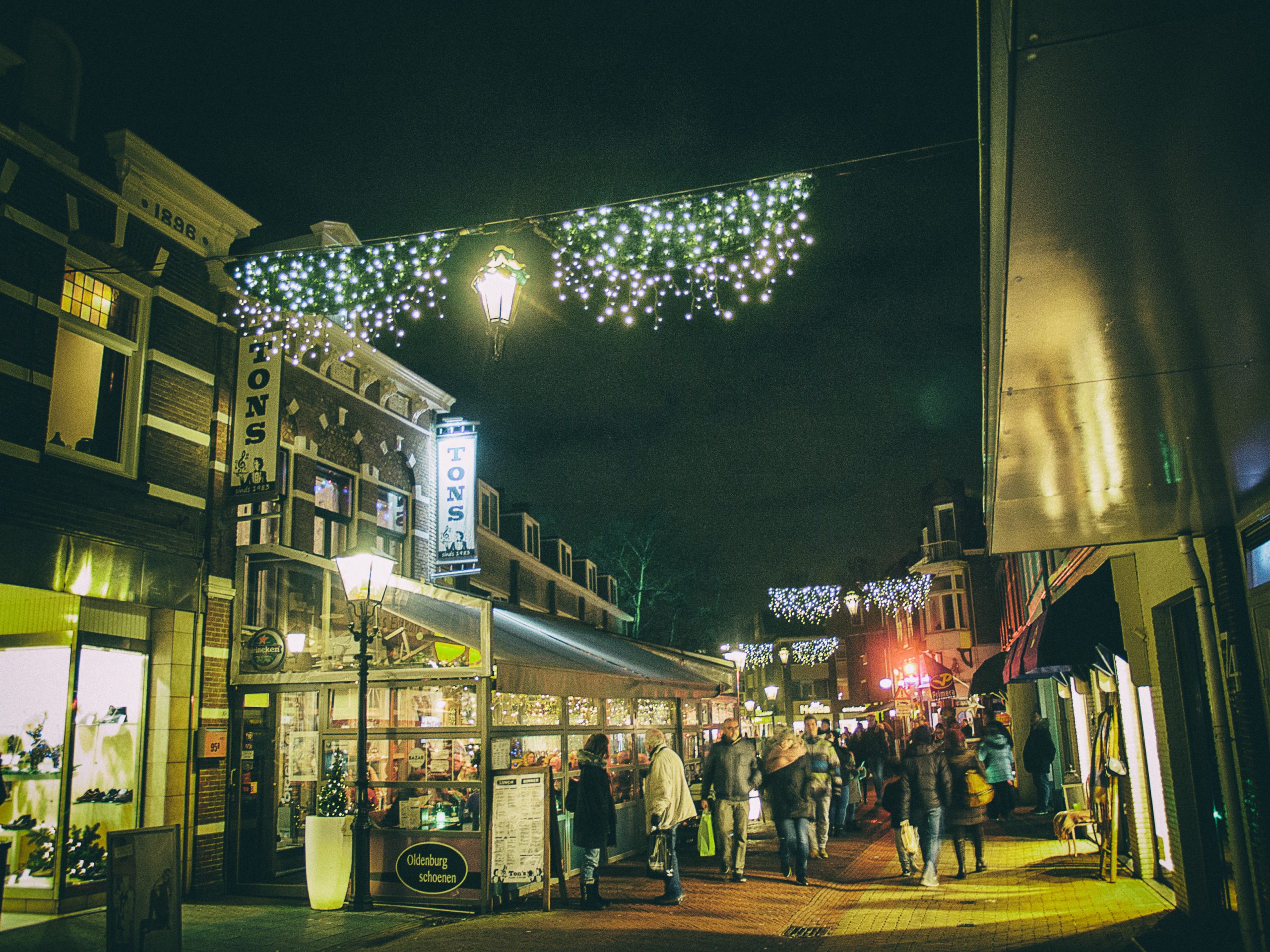 VIDEO: Sfeervolle Christmas Shopping Night in Oud Rijswijk