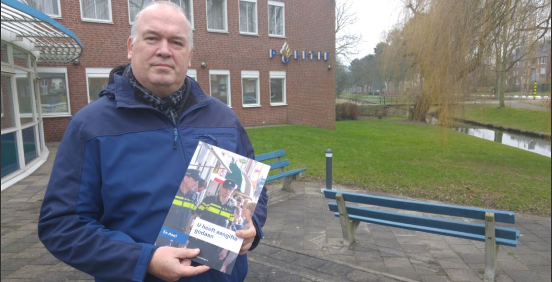 Ed Braam  doet aangifte van diefstal