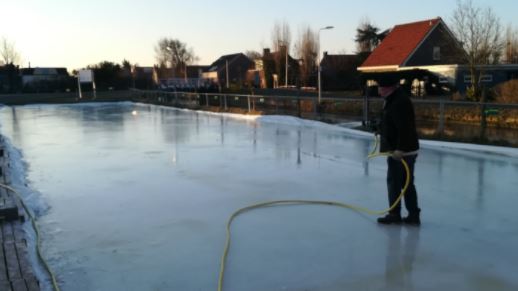 Ook ijsbaanmanie in Sion