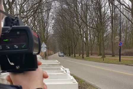 Auotomobilist rijdt twee keer maximum snelheid